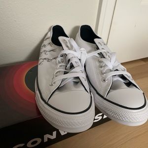 Size 8.5 80 years of bugs bunny converse shoes. Never worn.